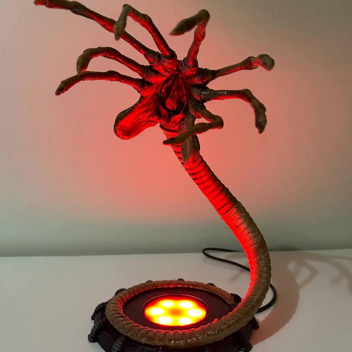 Alien Facehugger Lamp Nightlig - đánh giá và giá Neon Sign Party