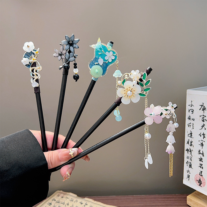 Classic Tassel Hair Stick Blac - đánh giá và giá Event Suppliers